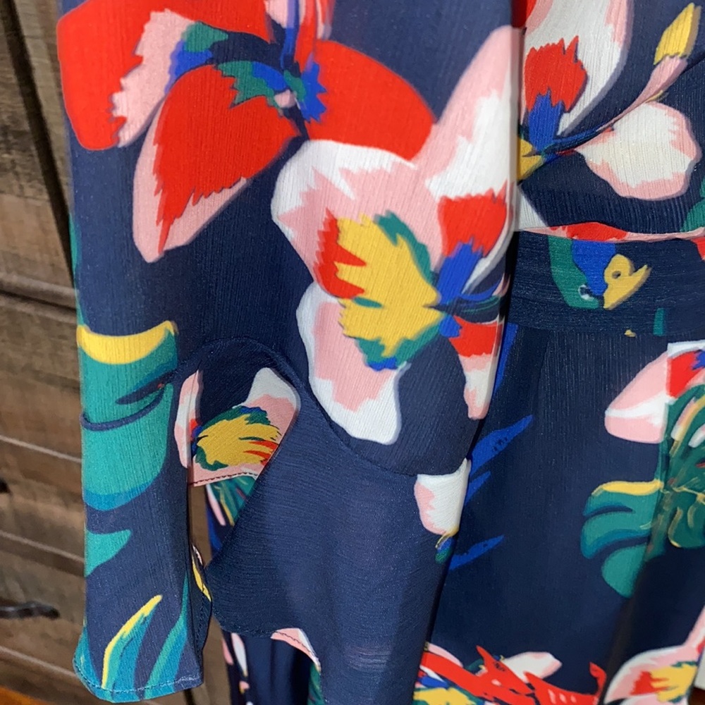 Hayden Los Angeles navy tropical floral bird wrap midi dress NWOT size Medium - Picture 6 of 13